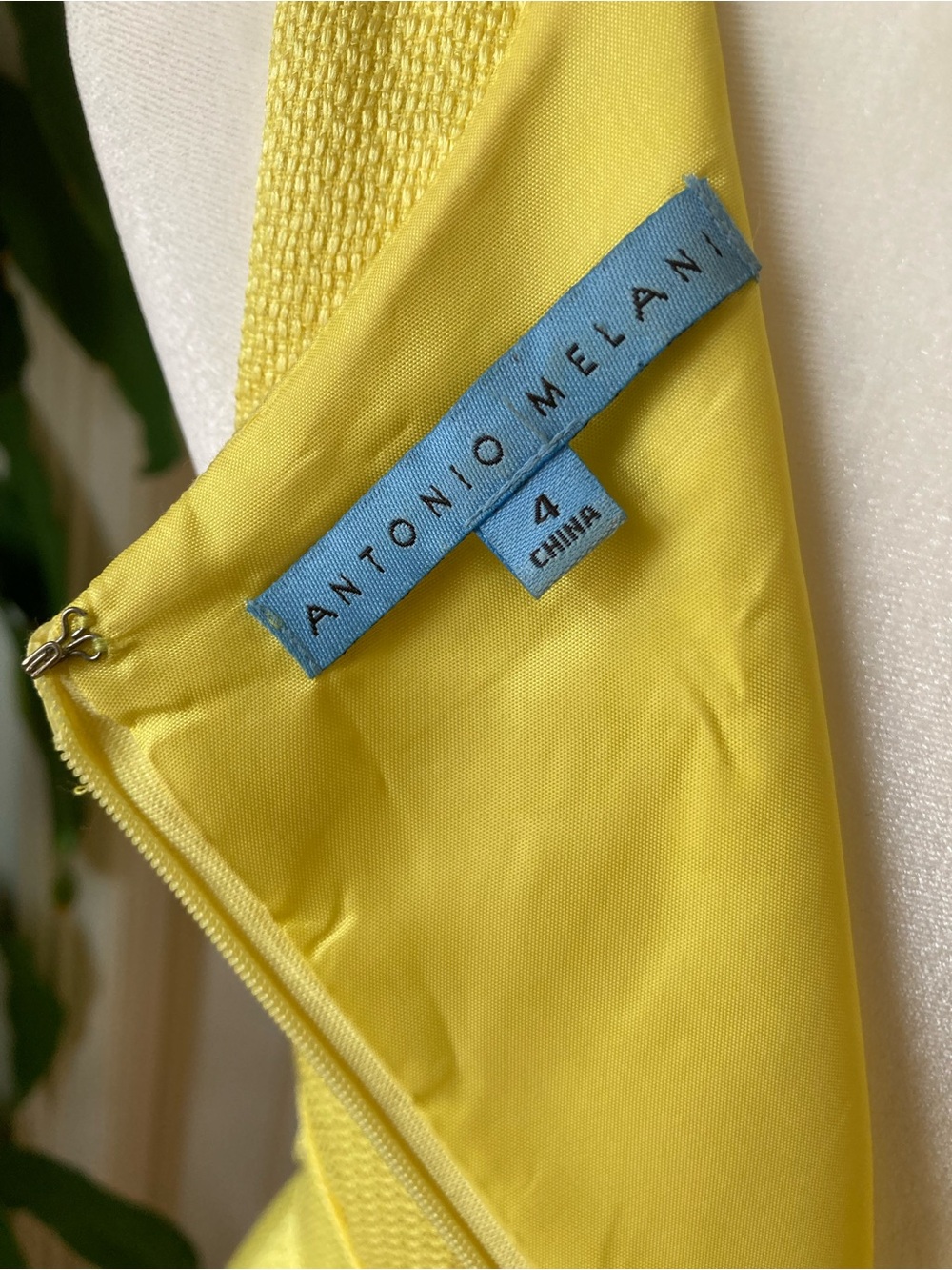 ANTONIO MELANI Bright Yellow V-Neck Floral Waist Sheath Dress - Picture 8 of 9
